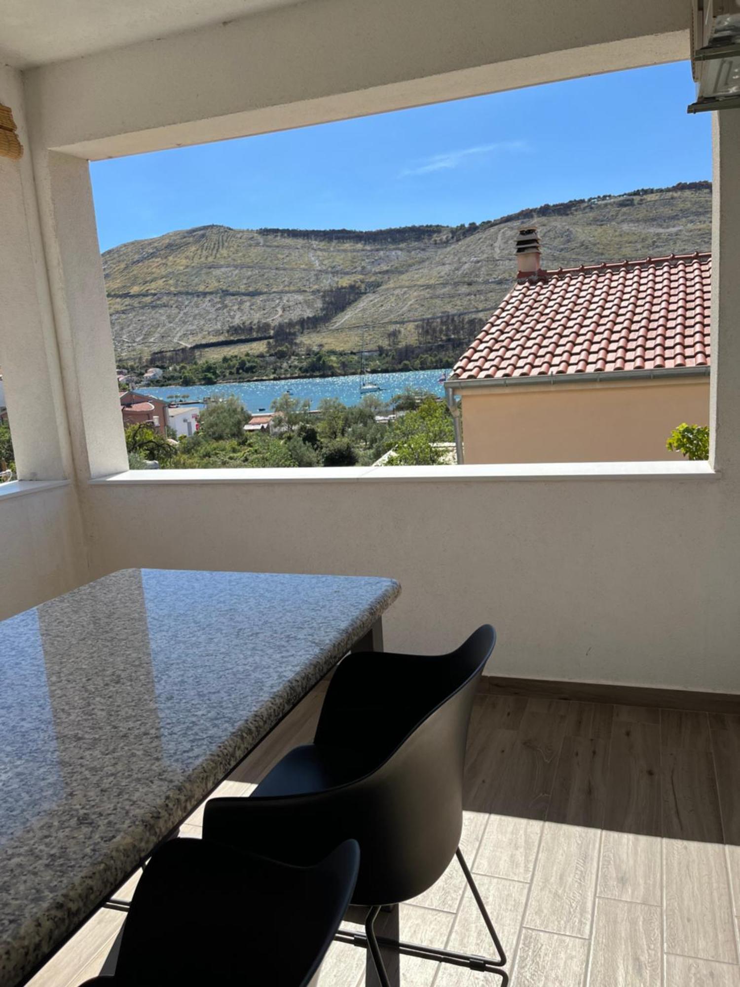 Apartmani Mlinar - One Bedroom Apartment With Seaview Гребащиця Екстер'єр фото